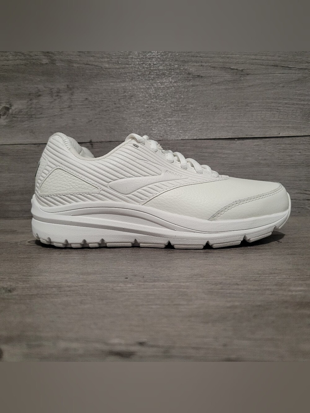 Brooks Addiction Walker 2 Womens Size 6.5 walking shoes triple white